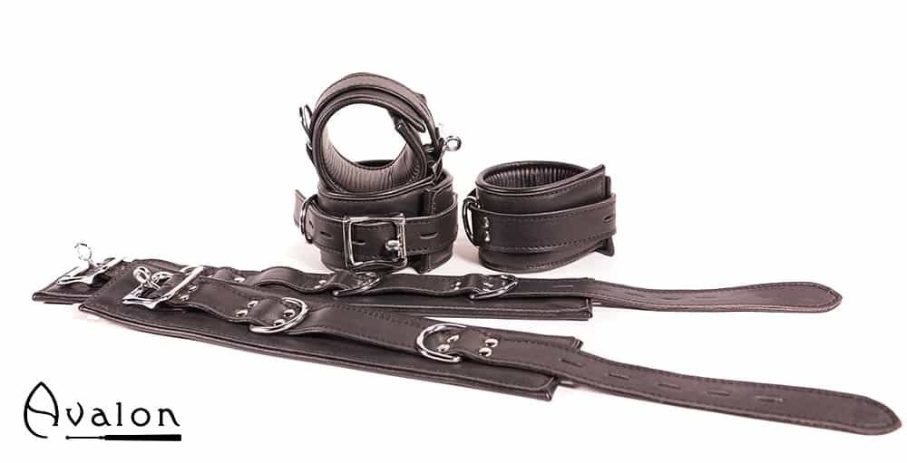 Avalon - LEGEND - Cuffs og Collar sett Sort Avalon - LEGEND - Cuffs og Collar sett Sort