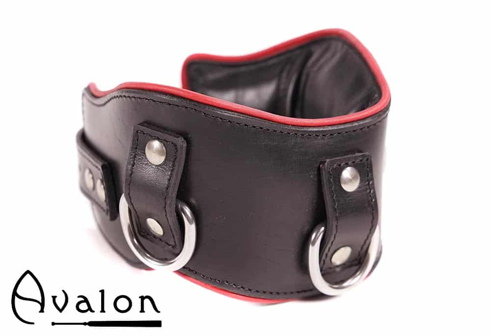 Avalon - CONQUER - Collar med god polstring, Svart og Rødt Avalon - CONQUER - Collar med god polstring, Svart og Rødt